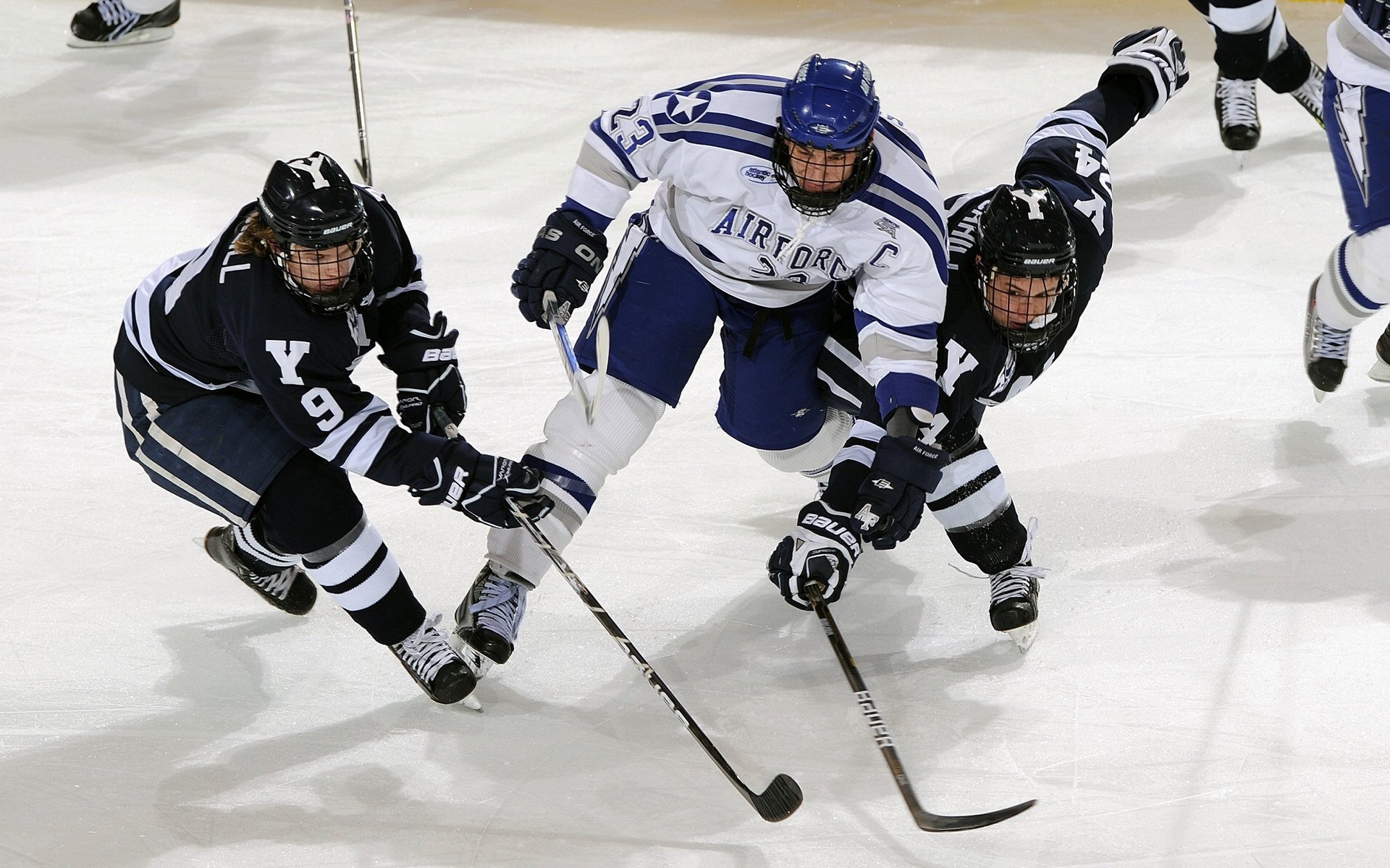 德甲亮点：青训球员替补登场打入关键进球引关注，去德国足球青训一年费用